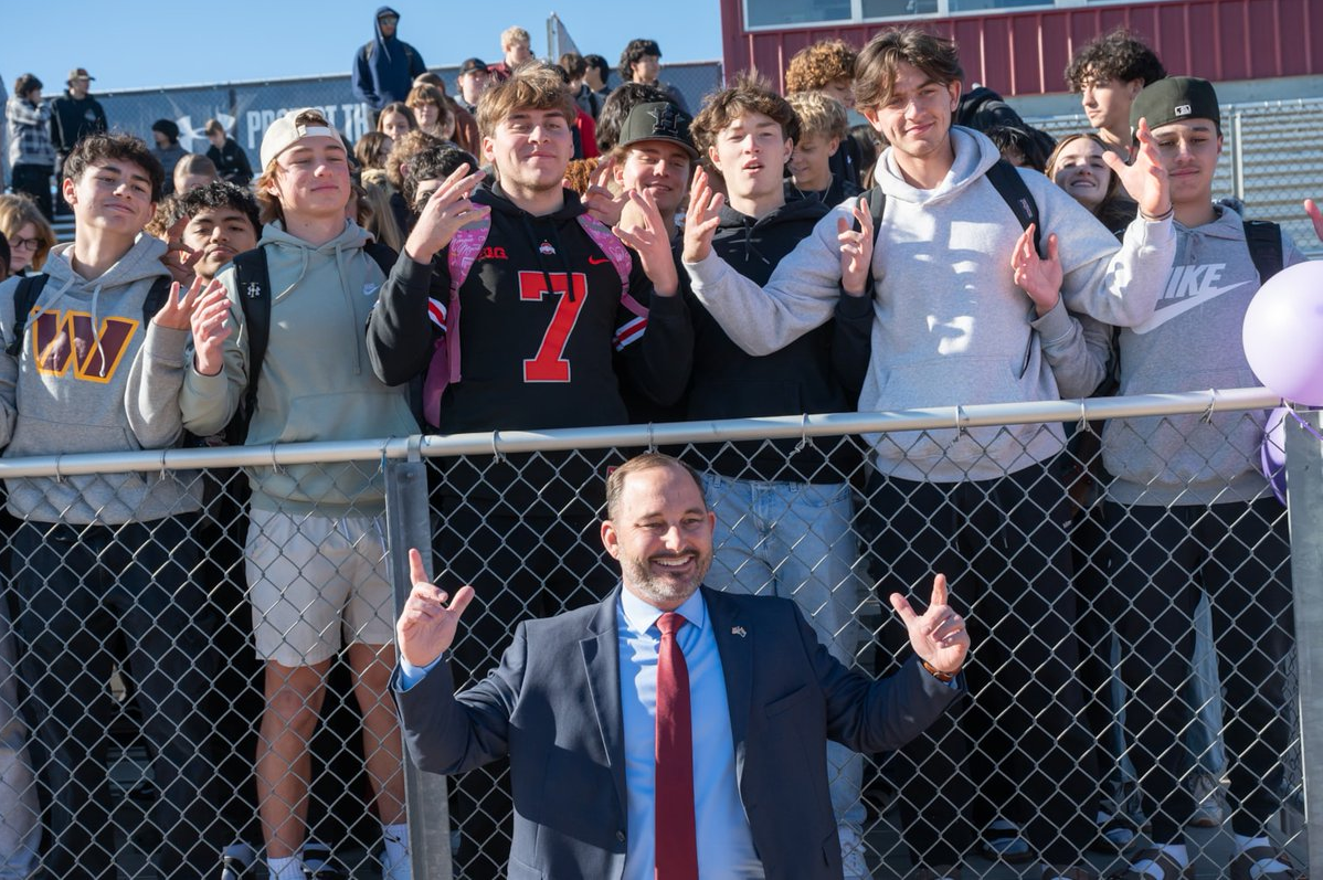 Surprise Mayor, Kevin Sartor, and SRHS students